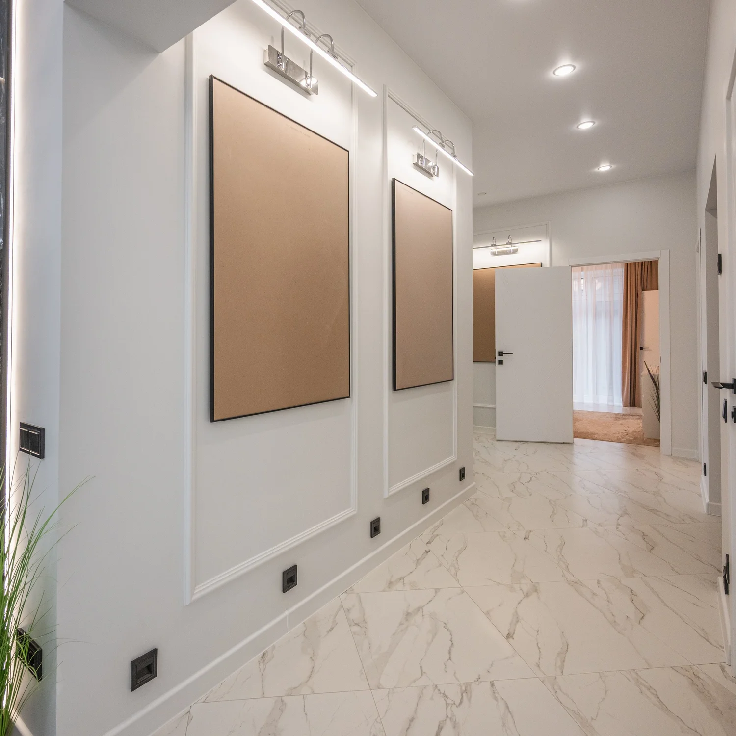 Бра Favourite 2431-3W Strenuus