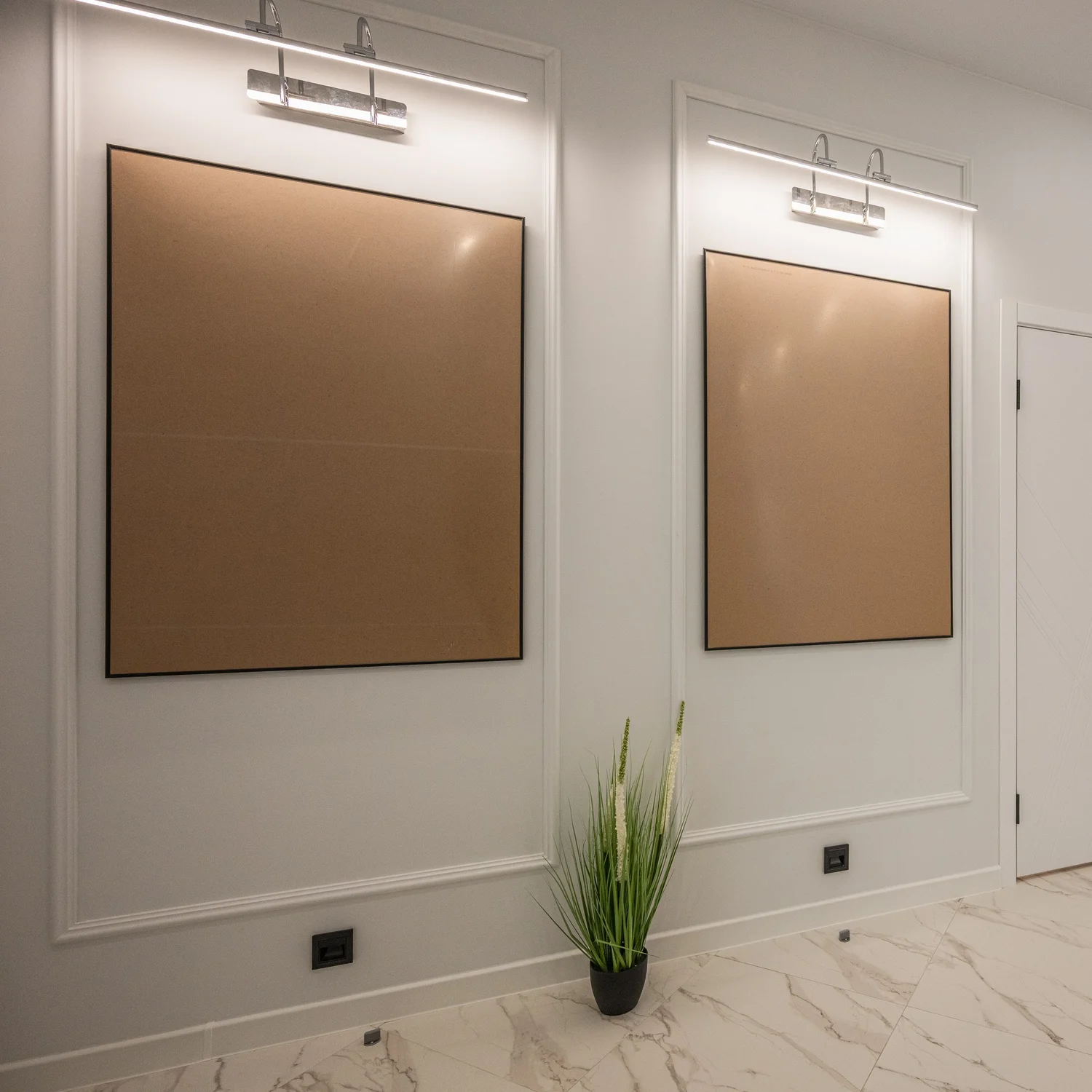 Бра Favourite 2431-3W Strenuus