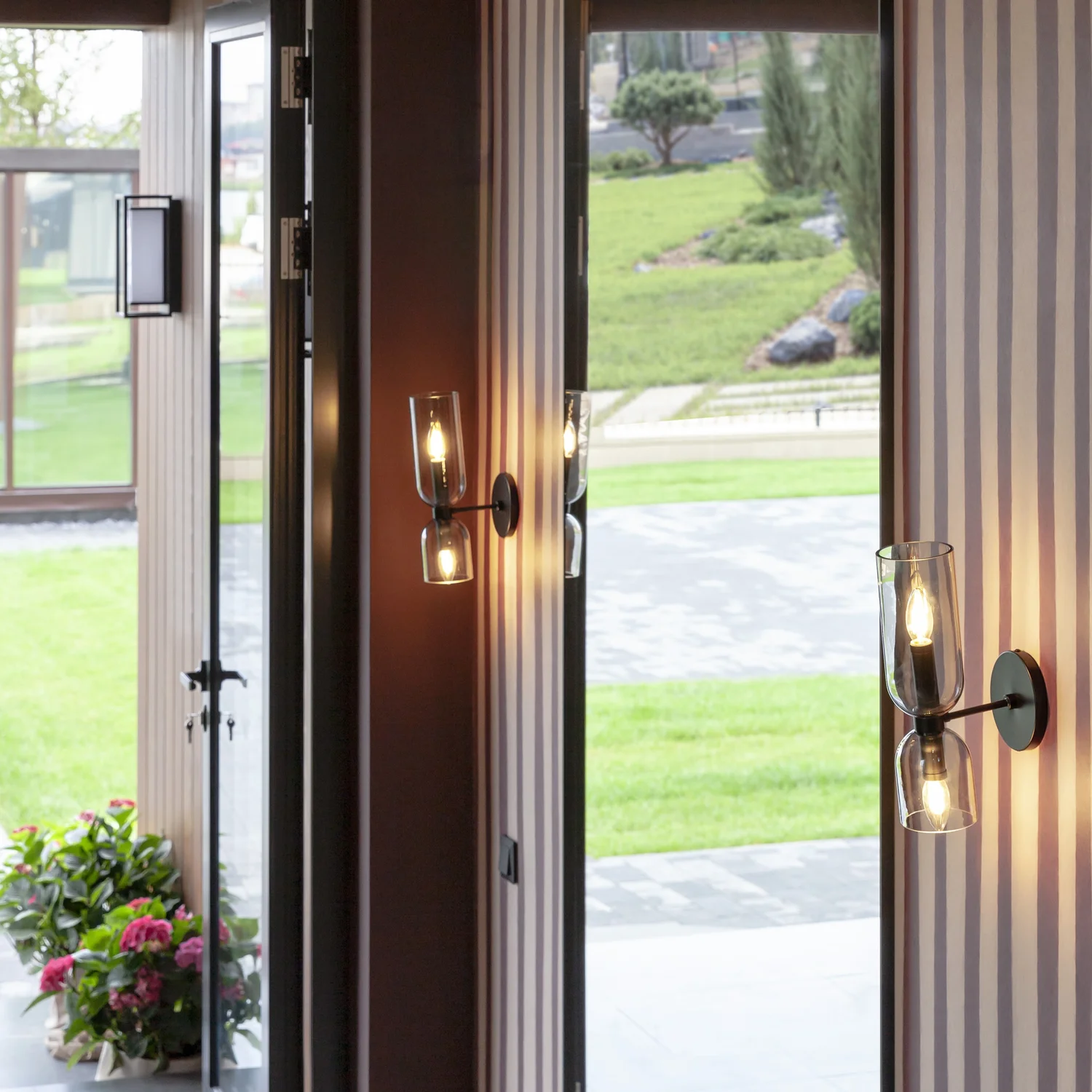 Бра Favourite 2877-1W Amusing